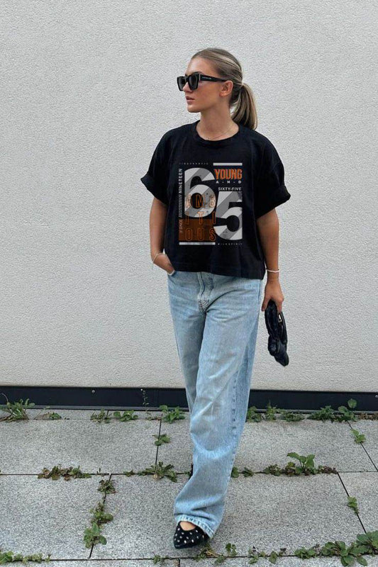 Young & Ambitious 65 Oversized T-Shirt – Urban Typography Drop | DROX - DROX